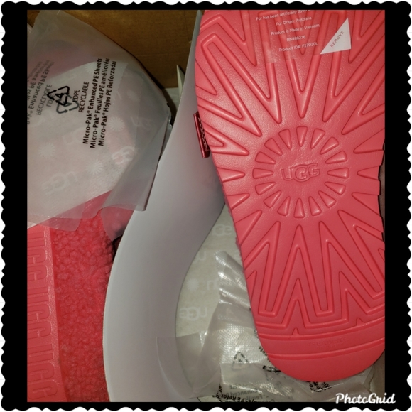 Ugg Slides● - Picture 2 of 2
